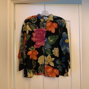 Chico’s Linen Blend Floral Button-Up Shirt size 2(L-12).